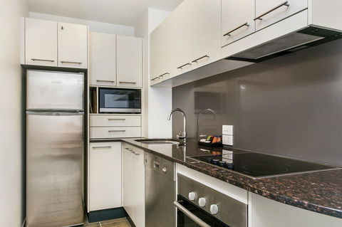 Lennox Holiday Apartments - Accommodation Gladstone 36