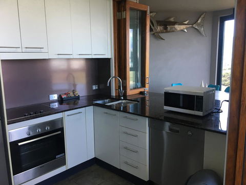 Lennox Holiday Apartments - Accommodation Gladstone 12