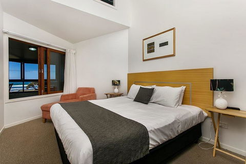 Lennox Holiday Apartments - Accommodation Gladstone 27