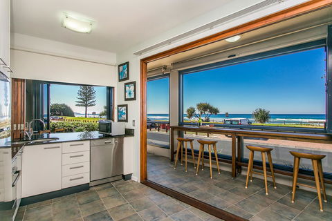 Lennox Holiday Apartments - Accommodation Gladstone 13