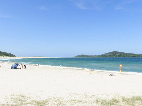 Bombora @ Fingal Bay - Accommodation Gladstone 1
