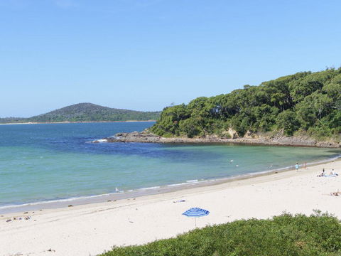 Bombora @ Fingal Bay - Accommodation Gladstone 2