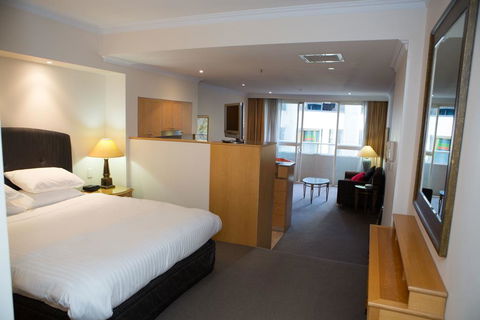 Bond 215 - Accommodation Gladstone 0