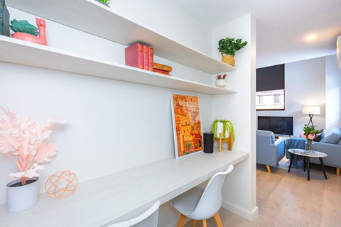 Bond Quarter Loft - Accommodation Gladstone 1