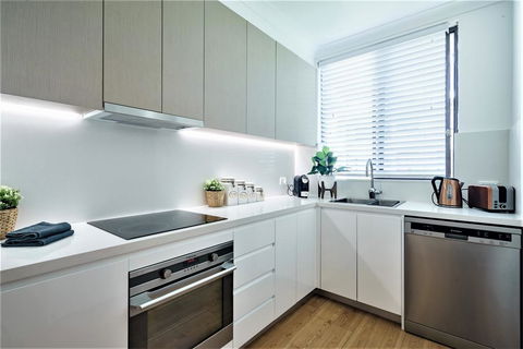 Bondi Beach Oasis-Car Park+Pool+Air Con - Accommodation Gladstone 0