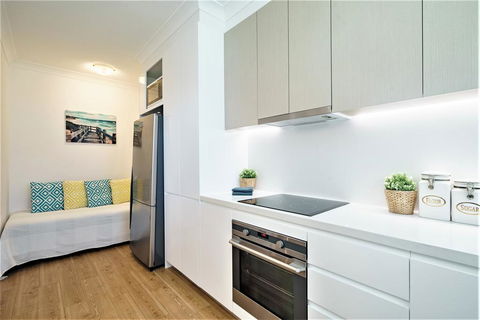 Bondi Beach Oasis-Car Park+Pool+Air Con - Accommodation Gladstone 2