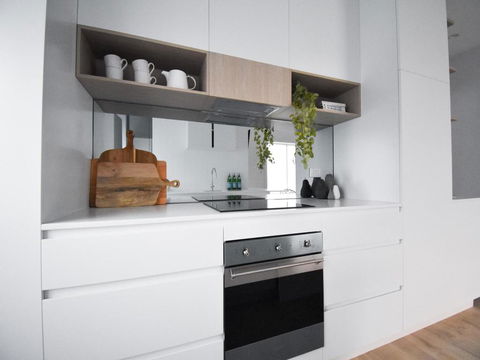 BONDI BEACH PAD-hosted By:L'Abode Accommodation - Accommodation Gladstone 3