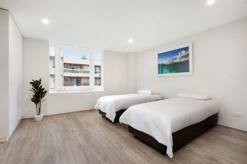 Bondi Beach Studio King Suite 2 - Accommodation Gladstone 2