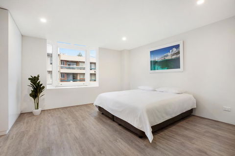 Bondi Beach Studio King Suite 2 - Accommodation Gladstone 0
