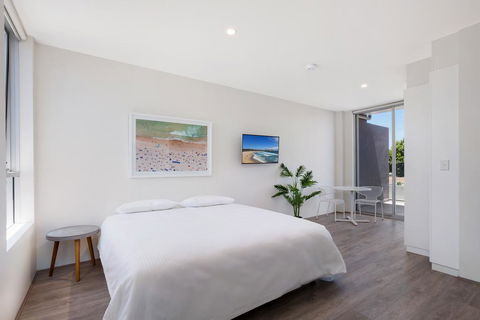 Bondi Beach Studio Penthouse Suite + Balcony - Accommodation Gladstone 0