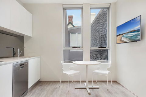 Bondi Beach Studio Suite 3 - Accommodation Gladstone 2