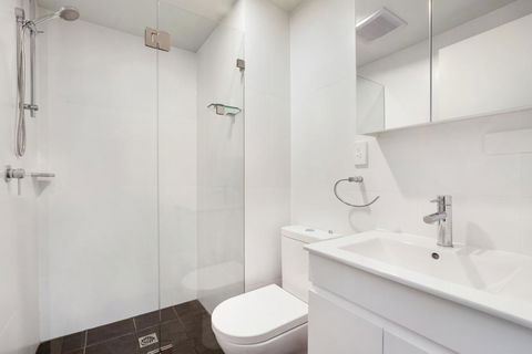 Bondi Beach Studios Suite 1 - Accommodation Gladstone 3
