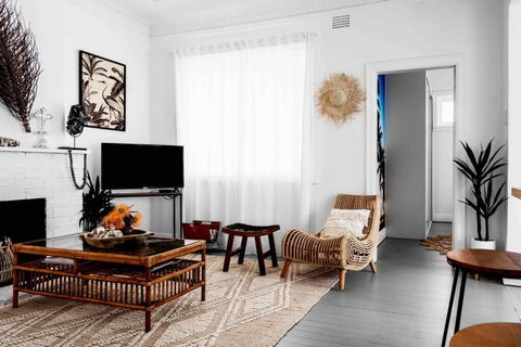 Bondi Surf Cottage - Accommodation Gladstone 0