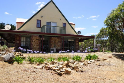 Boobook Manor - Accommodation Gladstone 0