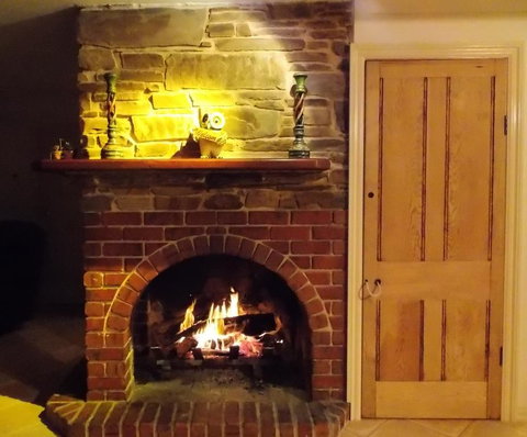 Boobook Manor - Accommodation Gladstone 1