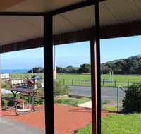 Bott's Beach Retreat - Accommodation Gladstone