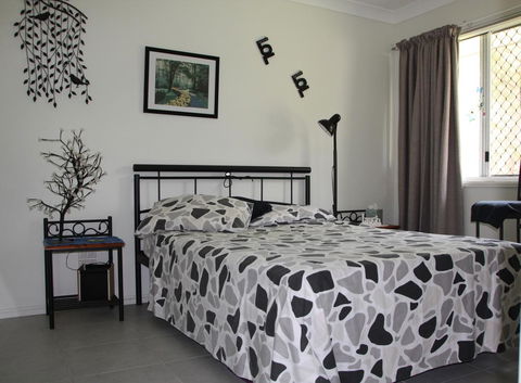 Bottlebrush B & B - Accommodation Gladstone 2