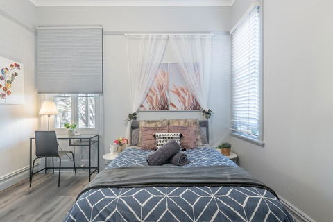 Boutique Private Rm Situated In The Heart Of Burwood1 - Accommodation Gladstone 0