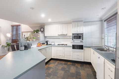 Boutique Private Rm Situated In The Heart Of Burwood1 - Accommodation Gladstone 2