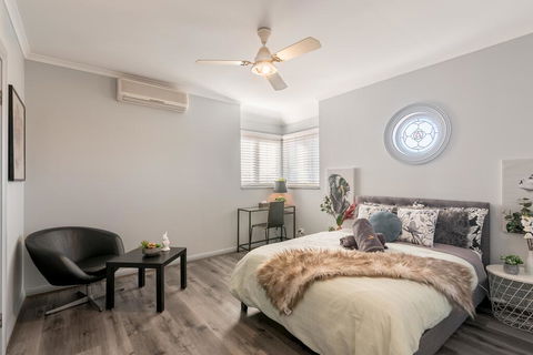 Boutique Private Rm Situated In The Heart Of Burwood7 - Accommodation Gladstone 0