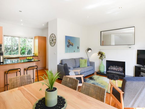 Boutique Stays - Brighton Abode - Accommodation Gladstone 0