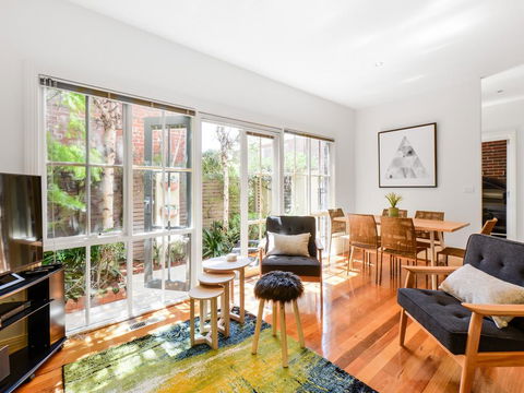 Boutique Stays - Brighton Abode - Accommodation Gladstone 2