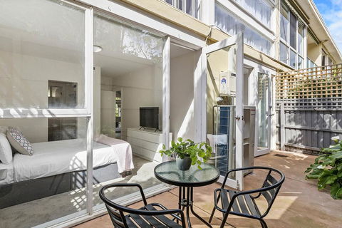 BOUTIQUE STAYS - Brighton By Sea - Accommodation Gladstone 1