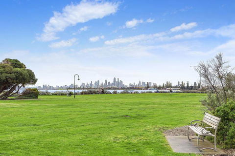 BOUTIQUE STAYS - Brighton By Sea - Accommodation Gladstone 2