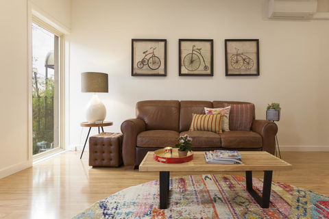 Boutique Stays - Central Park, South Melbourne Townhouse - Accommodation Gladstone 1