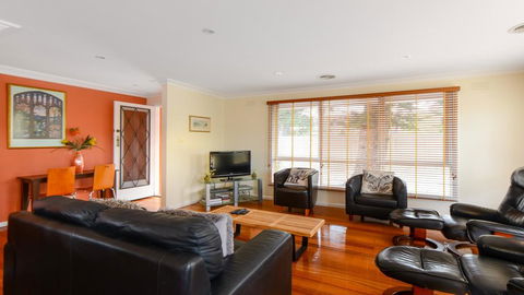 BOUTIQUE STAYS - Sandy Haven A - Accommodation Gladstone 3