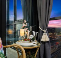 Braddon Penthouse Top Location Netflix WiFi Views - Accommodation Gladstone