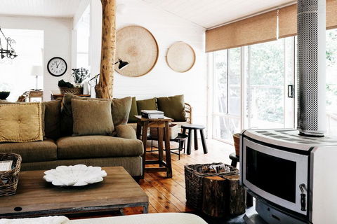 Braebrook - Stunning Farm House! - Accommodation Gladstone 0