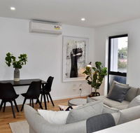 Brand New 2 Bed Apartment with Stunning City Views - Accommodation Gladstone