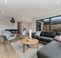 Brand New and Beautiful - Rosebud Holiday Home - Accommodation Gladstone