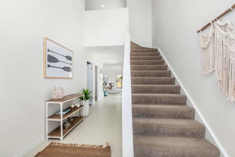 Brand New PRIZE HOME 50m Path To Beach - Accommodation Gladstone 2