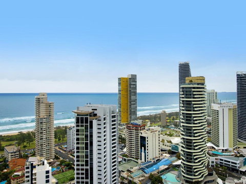 BRAND NEW Qube Broabeach Luxury 2 Bedroom - Accommodation Gladstone 1