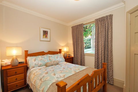 Brantwood Cottage Luxury Accommodation - Accommodation Gladstone 3