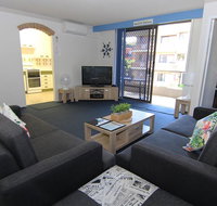 Breakers 10 - Main Beach Location - Accommodation Gladstone