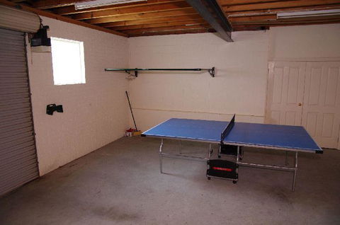 Breakers 2, 13 East Street - Accommodation Gladstone 2