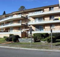 Breakers 8 - Main Beach Location - Accommodation Gladstone
