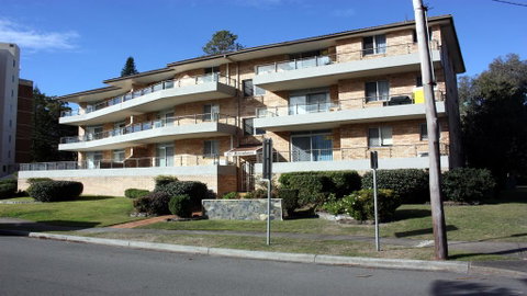 Breakers 8 - Main Beach Location! - Accommodation Gladstone 0