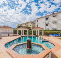 Breakers Block 1 unit 1- Pool in complex - across the road from the beach - Accommodation Gladstone