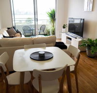 Breathtaking River  City Views Free Parking  WiFi - Accommodation Gladstone