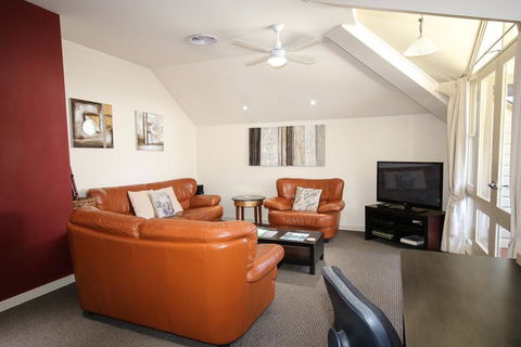 Briars Country Lodge - Accommodation Gladstone 3