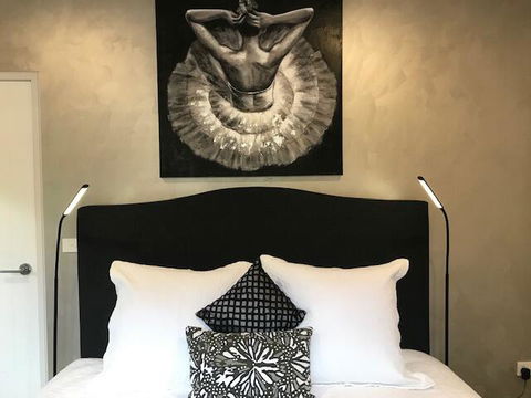 Bridal Falls Cottage - Accommodation Gladstone 2