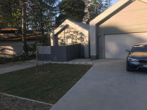 Bridal Falls Cottage - Accommodation Gladstone 0