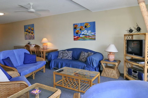 Bright & Comfortable In Quiet Location - Accommodation Gladstone 1