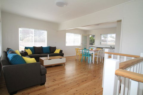 Bright And Breezy - Accommodation Gladstone 0