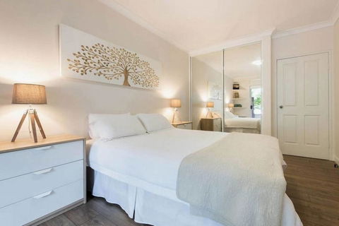 Bright Comfy Bondi Home - Accommodation Gladstone 2