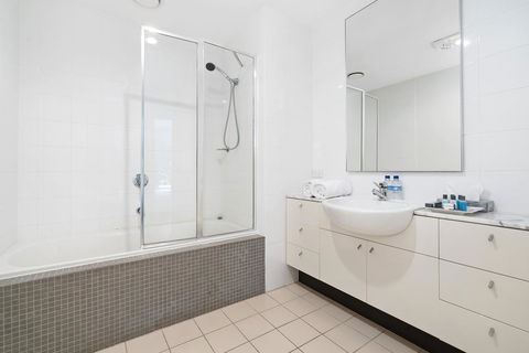 Brighton Bay Apartments - Accommodation Gladstone 1